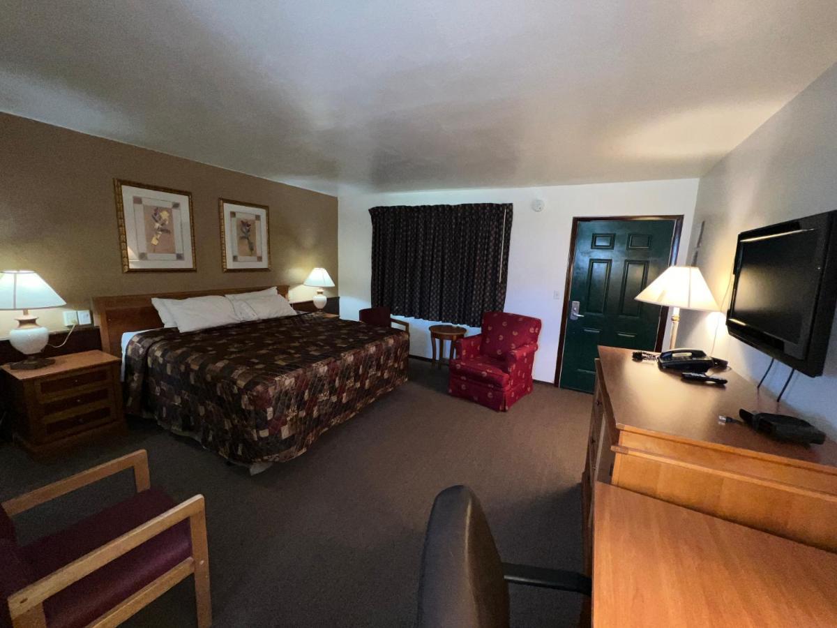 Spinning Wheel Motel Baraboo