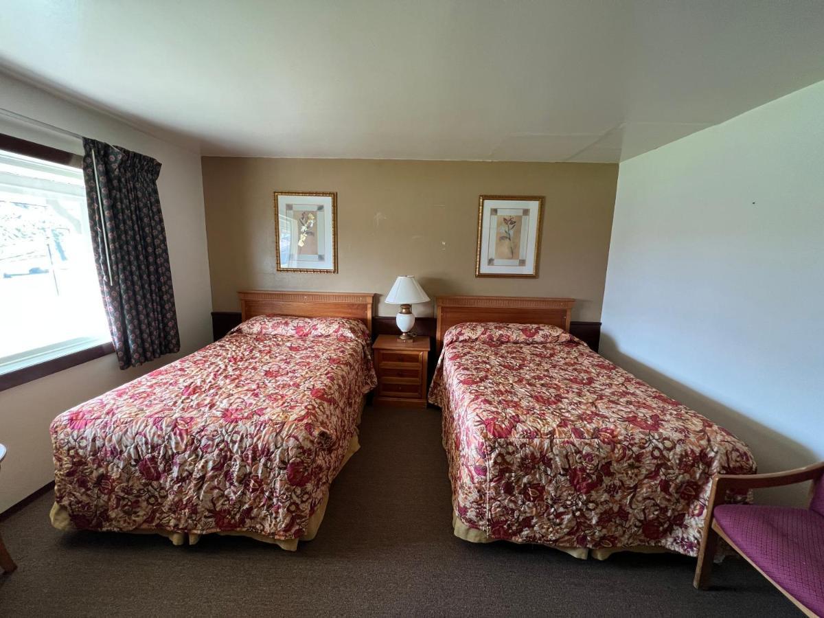 Motel Spinning Wheel