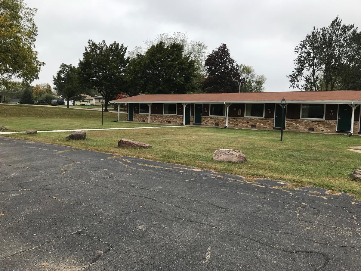 Spinning Wheel Motel Baraboo